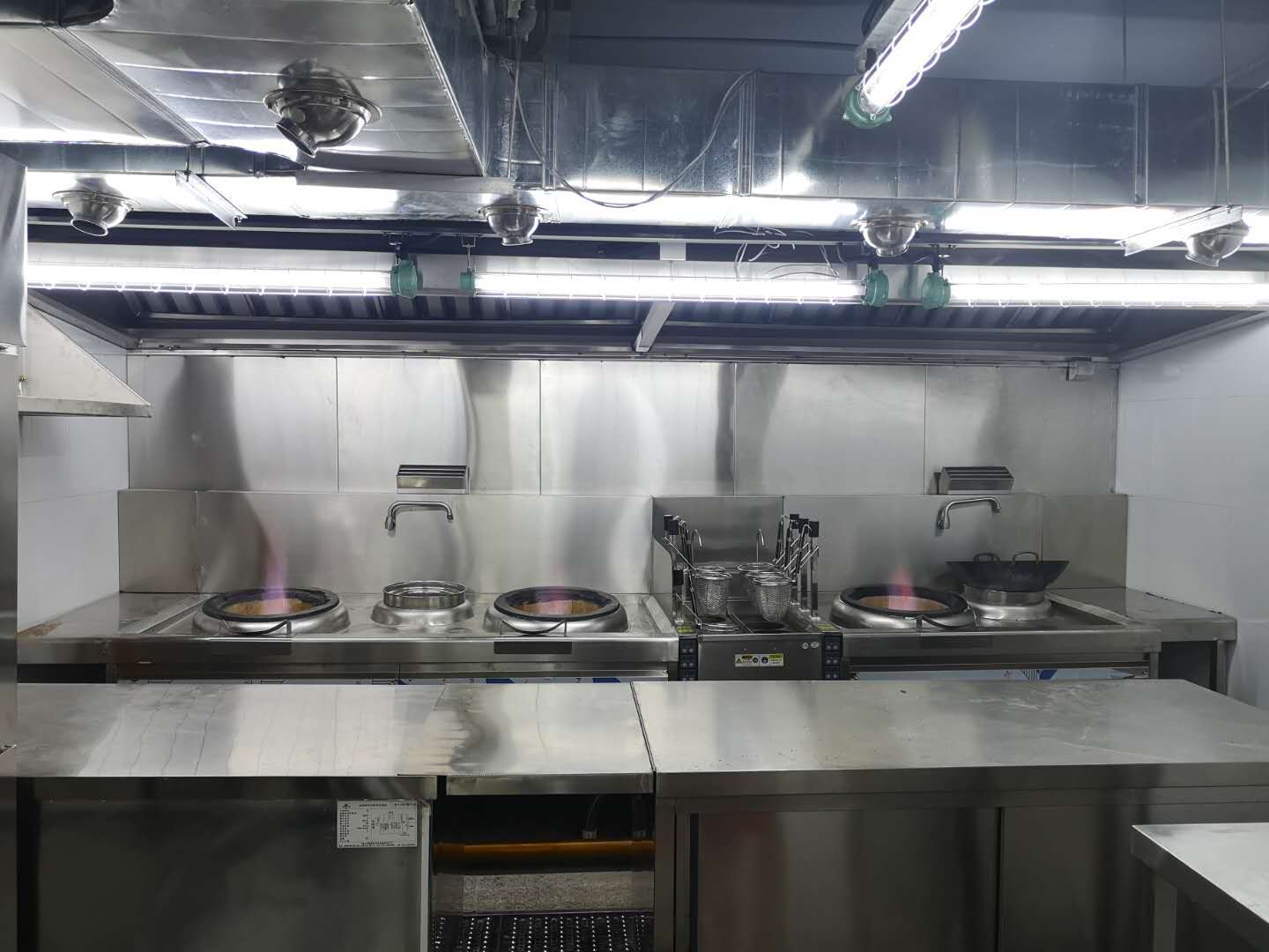 叭拾鱼品牌连锁餐饮厨房工程项目顺利完工！